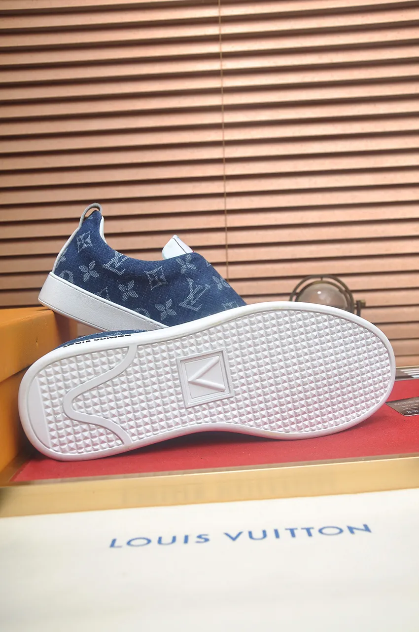 Men's men's shoes💰460💶[LOUIS VUITTON] Same style as LV. Louis Vuitton official website [satisfied] original single hot model, LV original factory cowhide material 👑1:1 original plate, sheepskin lining, original foam outsole. Body accessories one-to-one mold opening 💪 Counter quality 🙏 Dear friends, if you are still worried about wearing matching shoes 💋, then these shoes are your best choice 🎁🎁! 38-44